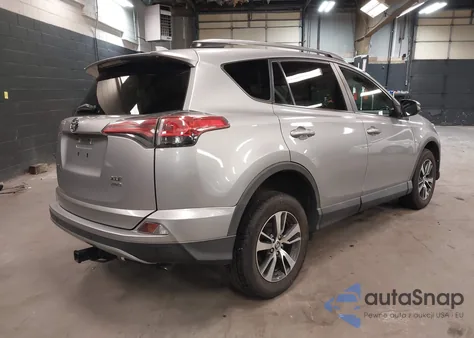 2017 Toyota Rav4 Xle z USA, uszkodzony, nr VIN 2T3RFREV3HW643464